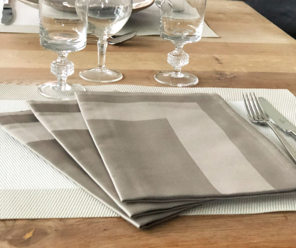 6 Stoffservietten, Padua, taupe - hellbraun, mit Atlaskante 50x50 cm