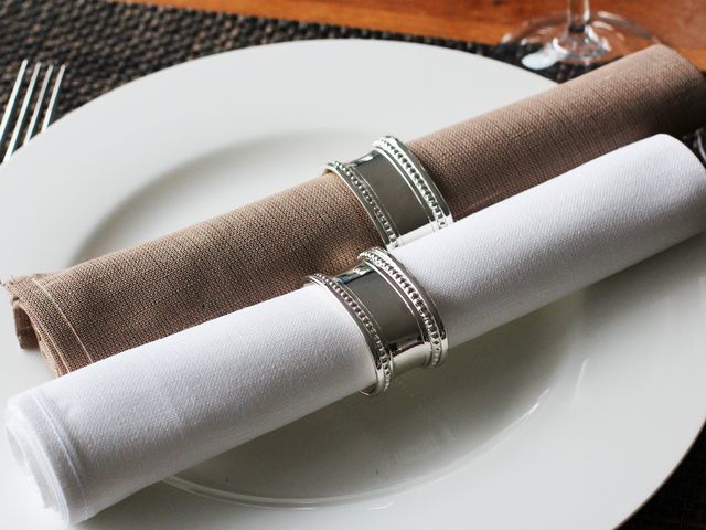 Servietten in Serviettenringen